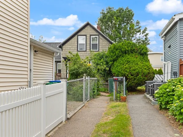 25 Fulton St, Medford, MA 02155