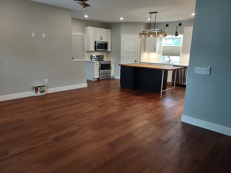 300 W Crawford Ave — Photo 3