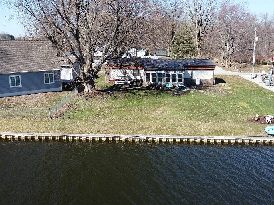 1st image of 5799 N Lakeshore Dr