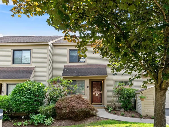 11 Branford Court, Avon, CT 06001