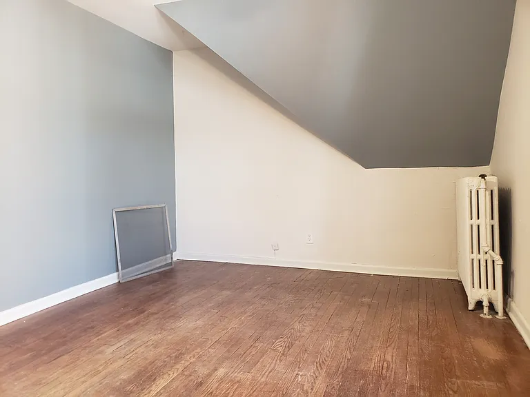 111 E Gilman St #2 — Photo 4