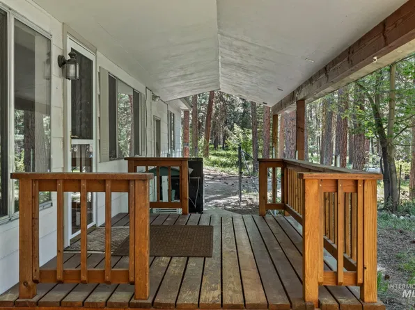 18 Hida Way, Lowman, ID 83637