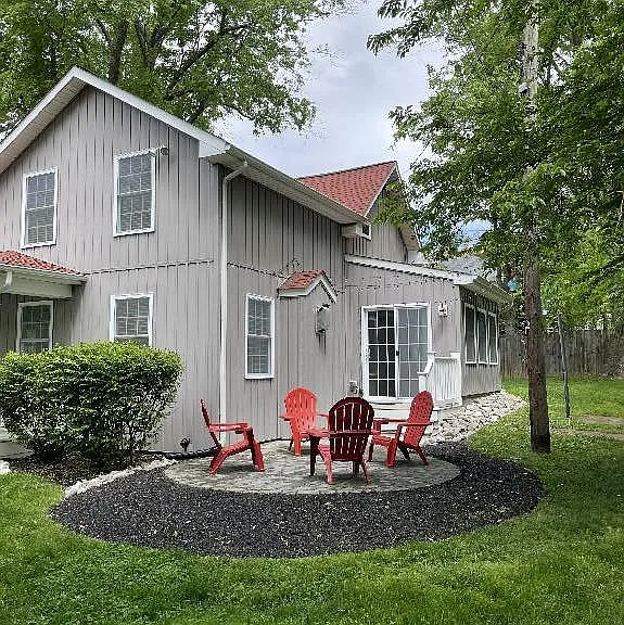 10626 Saint Paul Ave — Photo 2