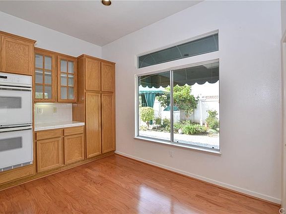 3rd image of 5793 Parkcrest Dr