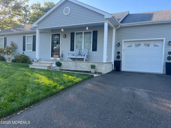226 Pennant Avenue, Beachwood, NJ 08722