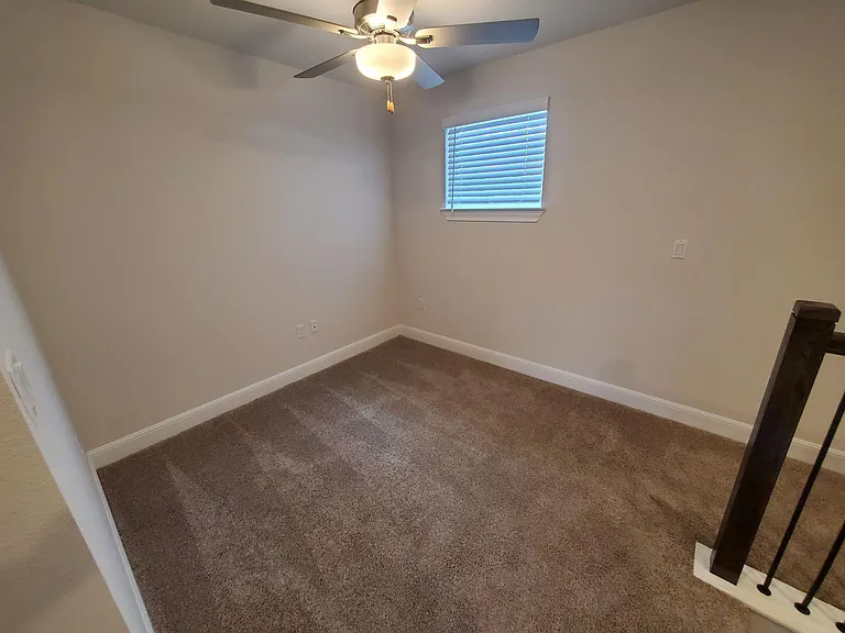 15610 Ellinger Dr — Photo 9
