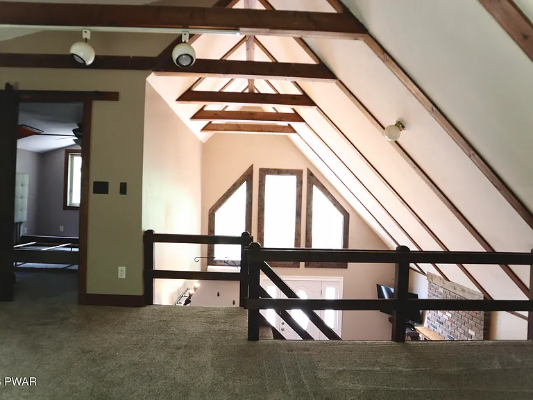 549 Lakeview Dr W — Photo 20
