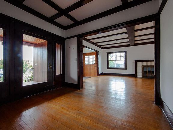 4th image of 5053 Montezuma St