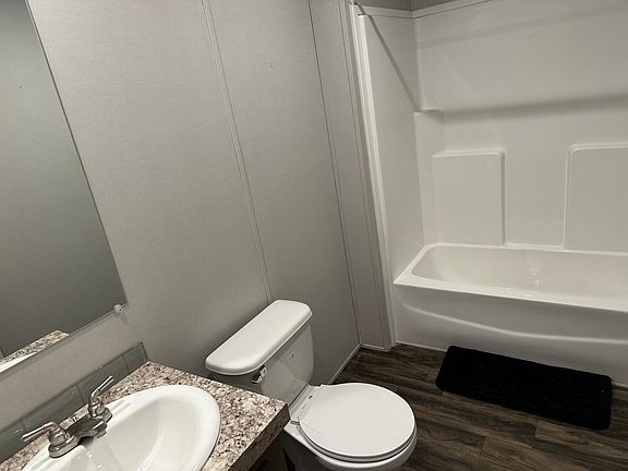 3rd image of 1400 E Roosevelt Ave Space 92