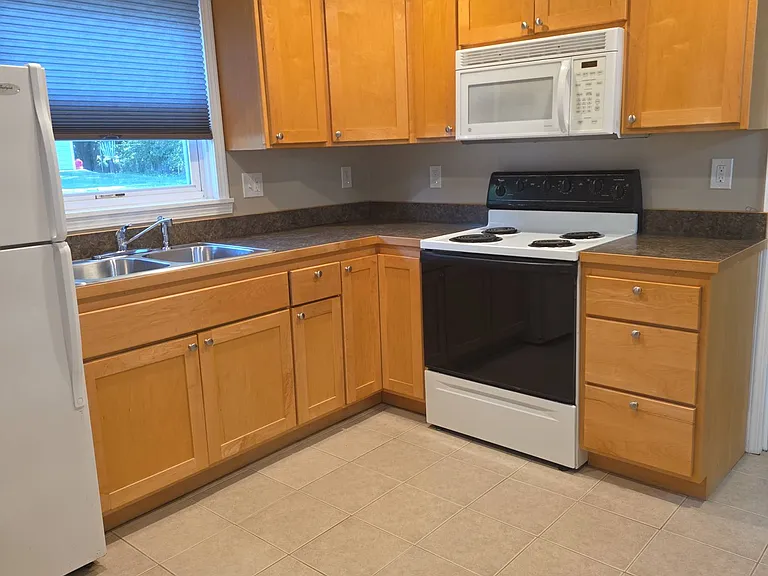 705 E 3rd St #3 — Photo 2