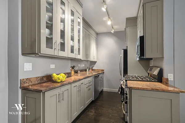 Sold by Warburg | media 16