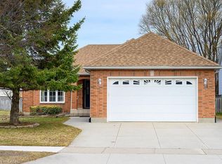 38 Cedar Park Dr, Welland, ON L3C 7C8