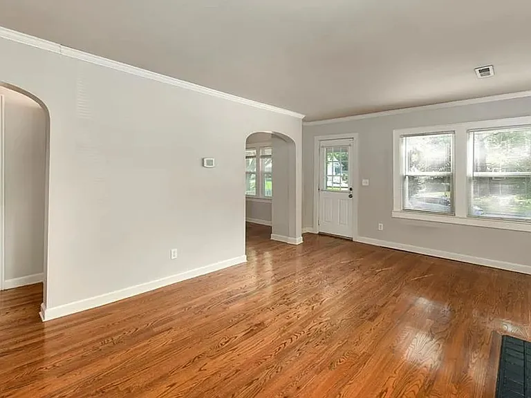 5900 Fontana St — Photo 5