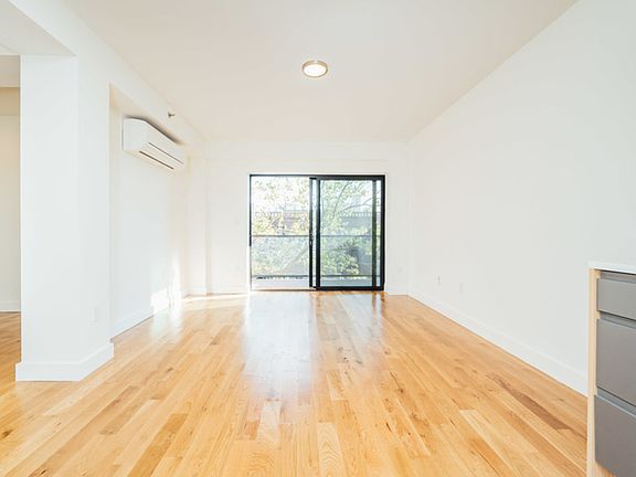 5th image of 111 Clarkson Ave APT 6B