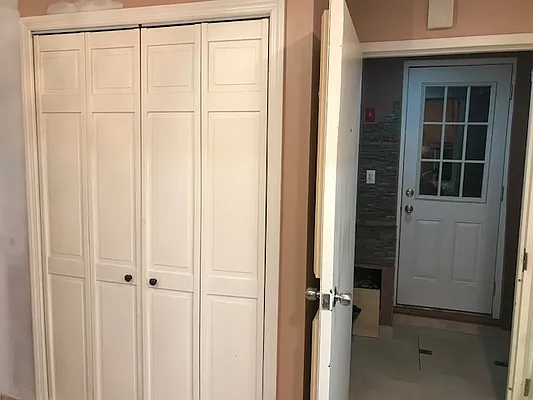 Rented by Zikos Realty Services | media 4