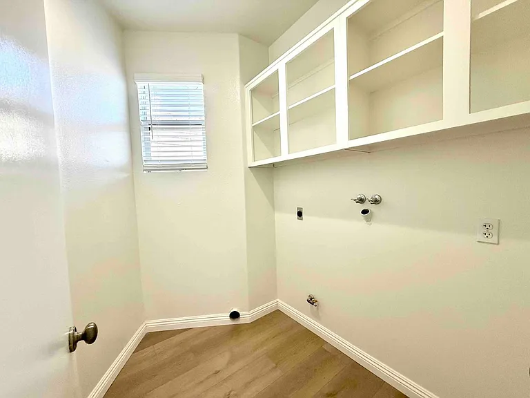 26009 Frampton Ave — Photo 12