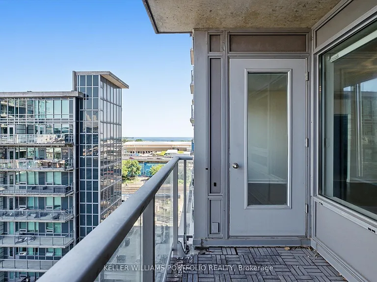 59 E Liberty St #911 — Photo 30
