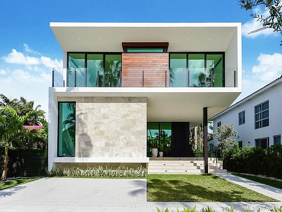 2nd image of 274 Palm Ave