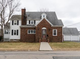 905 E Squantum St, Quincy, MA 02171