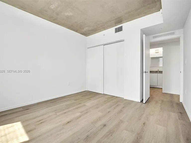 475 NE 125 N #504 — Photo 7
