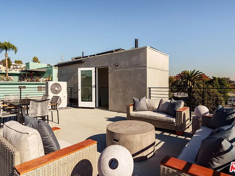 2822 Avenel St — Photo 25