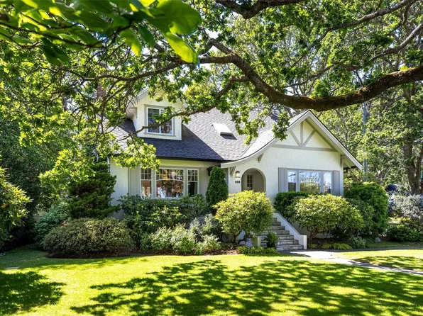 688 Falkland Rd, Oak Bay, BC V8S 4L5