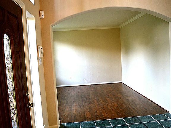 3rd image of 119 Water Oak Dr