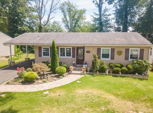 18 Columbia Rd, Parlin, NJ 08859