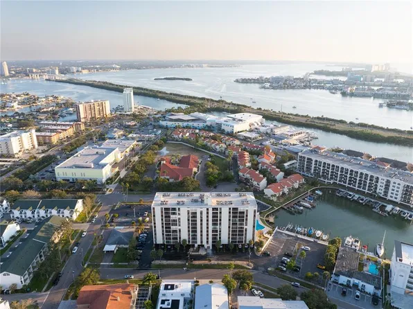 255 Dolphin Point, Clearwater, FL