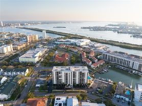 255 Dolphin Point