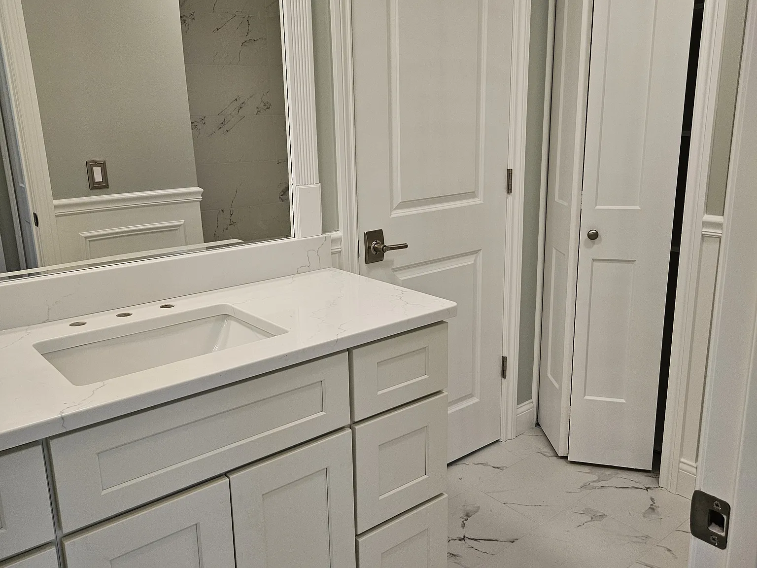 3 bed, 1.5 bath, 1410 sqft, $2,490 — Photo 3