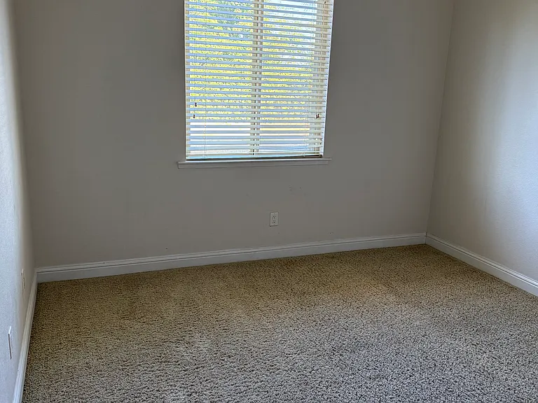 5898 N Shiraz Ave — Photo 20