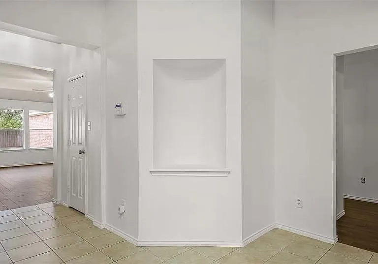 2718 Atlas Dr — Photo 6