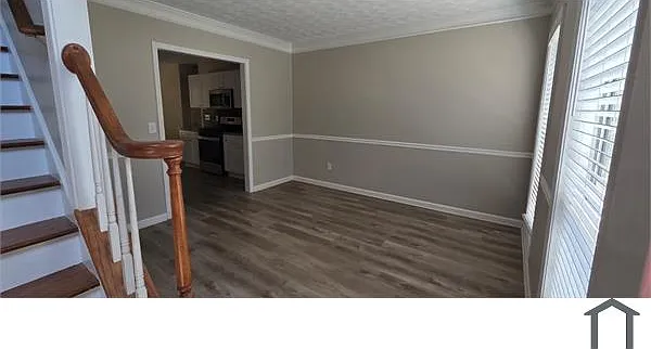 5 bed, 2600 sqft, $3,500 — Photo 2