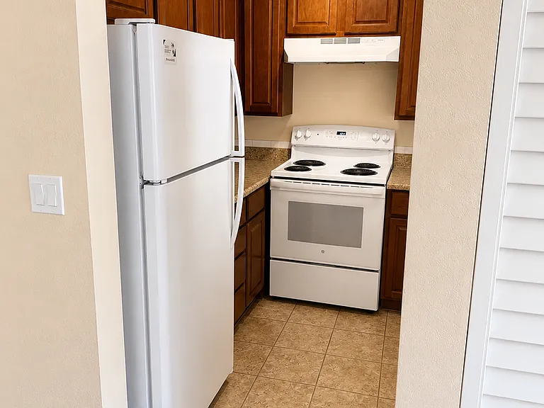 1527 Blake Ave #211 — Photo 7