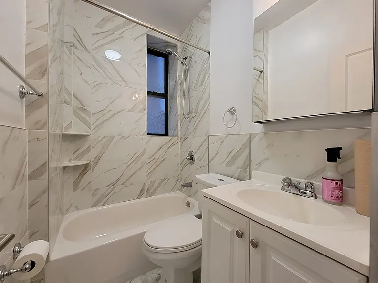 3143 Broadway #1A — Photo 6