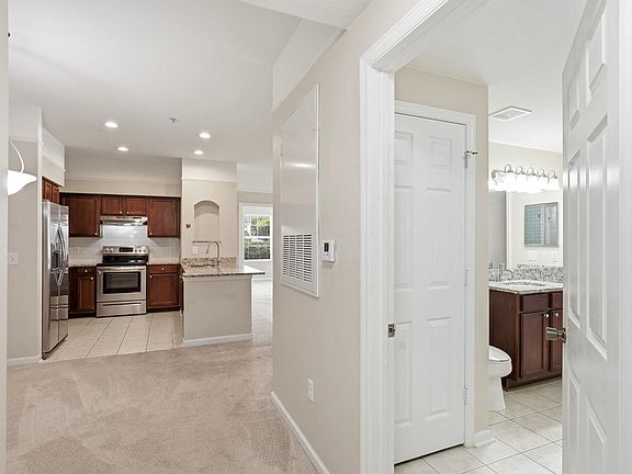 5th image of 2801 Chancellorsville Dr APT 117