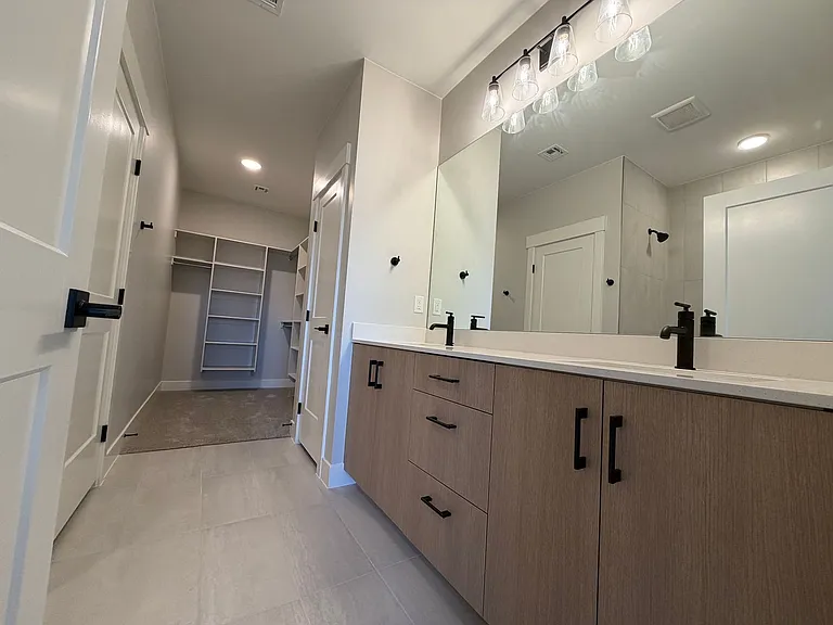 597 E Hemsworth Ln — Photo 22