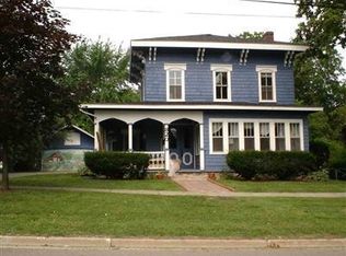 820 Adelaide St, Fenton, MI 48430