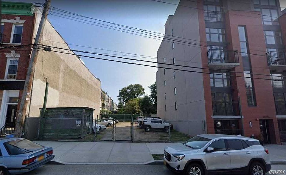 2nd image of 284-286 Nassau Ave