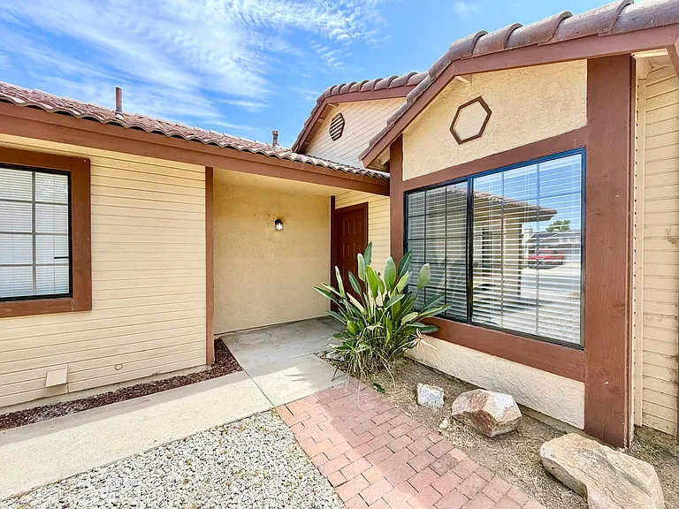 29677 Woodlands Ave — Photo 4