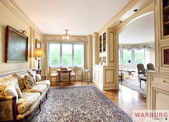 Sold by Warburg | media 10