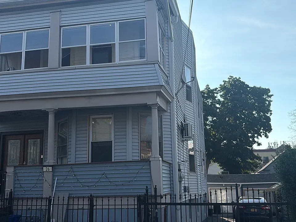 24-26 Palm St #2