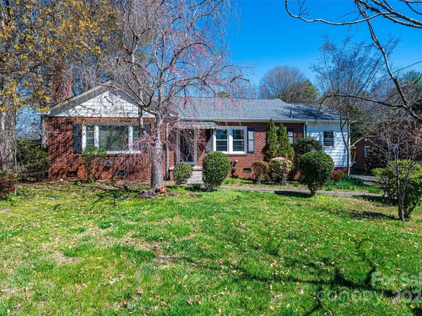 583 12th Ave NE, Hickory, NC 28601