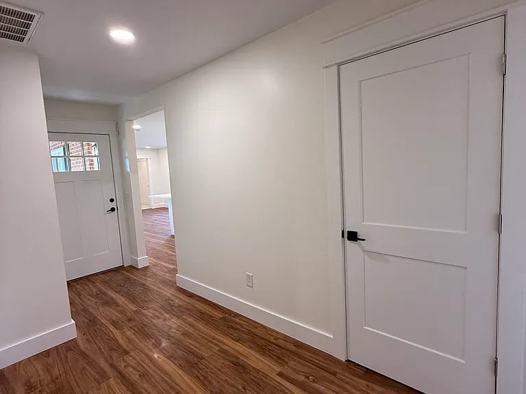 106 James St — Photo 12