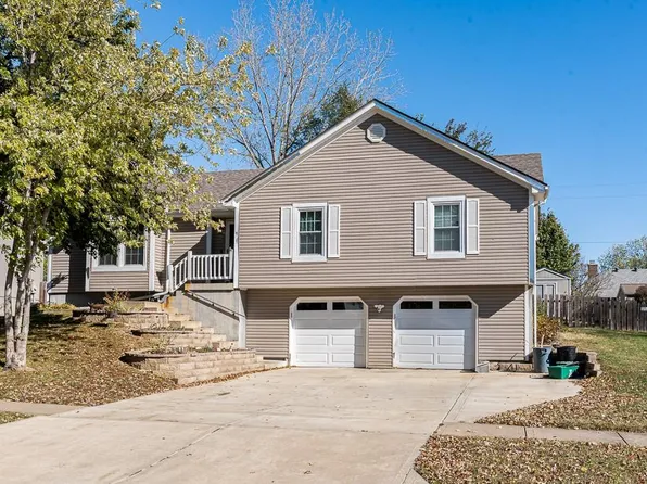 907 S 131st St, Bonner Springs, KS 66012