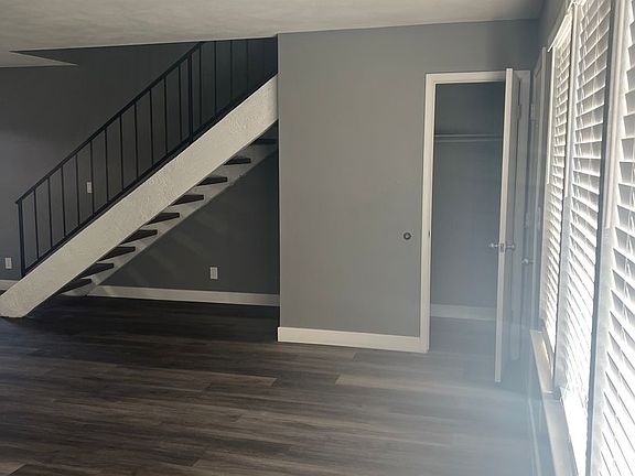 5th image of 3344 Medina Ct