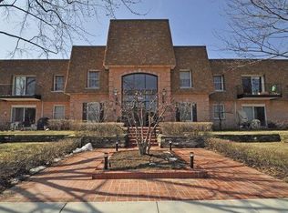 1250 Park Ave W APT 433, Highland Park, IL 60035