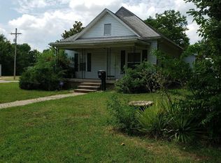 723 Illinois St, Oswego, KS 67356