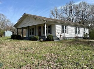 1000 Corinth Rd, Darden, TN 38328